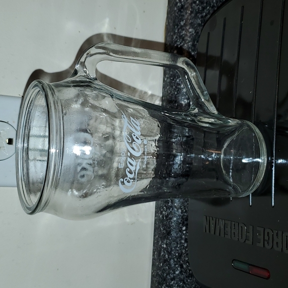 Coca-Cola GLASSWARE Collectibles  4 Glasses - Picture 9 of 10